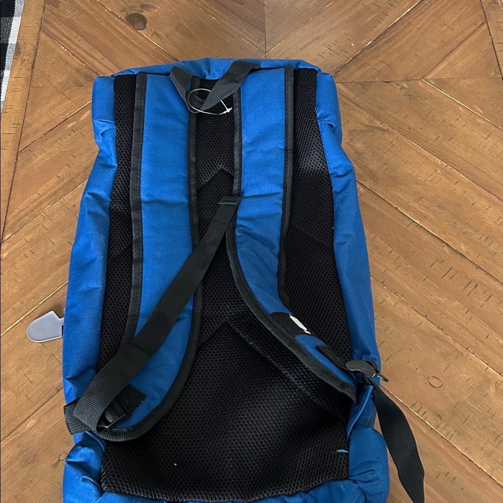 Blue TARDIS Backpack - Picture 5 of 7